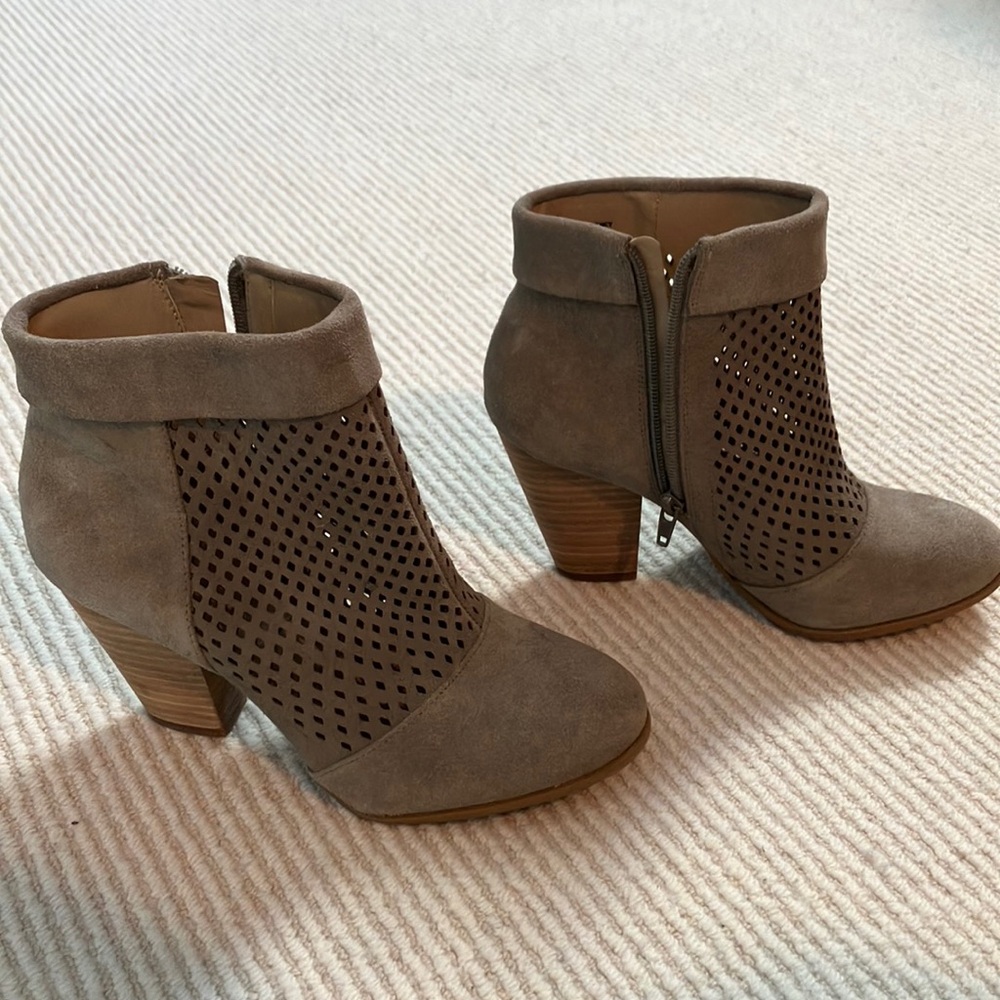 Sole society gray suede booties